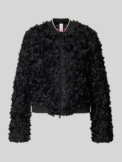 Produktfoto, Blouson mit Label-Patch Modell 'JADE' von Frieda & Freddies in Schwarz mit 3D-Blütenstruktur, Gerader-Schnitt, Stehkragen, Zweiwege-Reißverschluss, gerippter Saumabschluss, Rückenlänge 53 cm, Schulterbreite 40 cm, Brustweite 50 cm, Ärmellänge 65 cm, Größe 36