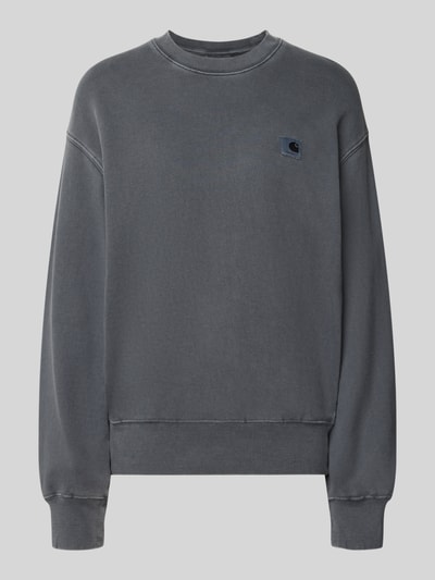 Produktfoto, Relaxed Fit Sweatshirt aus reiner Baumwolle von Carhartt Work In Progress, szary kolor, naszywka z logo, prążkowane wykończenia, długi rękaw, bawełna