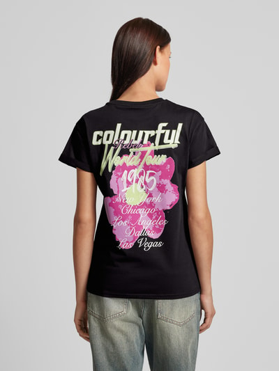 Colourful Rebel Boxy Fit T-Shirt mit Label-Print Modell 'Flower World Tour' Black 5