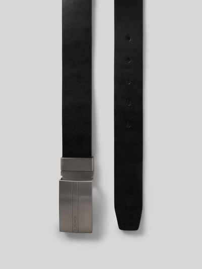 Produktfoto, Gürtel aus echtem Rindsleder von s.Oliver BLACK LABEL in Schwarz mit matter Metall-Gürtelschnalle, glatte Textur
