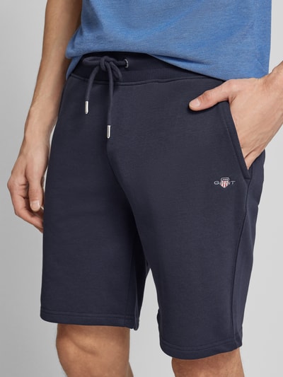 Gant Regular Fit Shorts mit elastischem Bund Marine 3