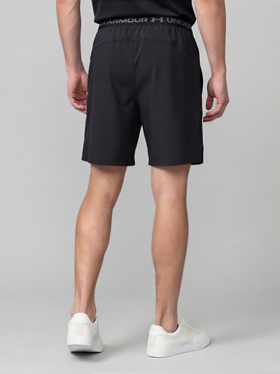 Under Armour Regular Fit Sportshorts mit Logo-Print Black 5