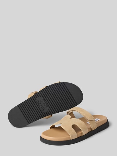 Produktfoto, Sandalette aus Leder mit Klettverschluss Modell 'Missile' von Steve Madden in Beige, Schlupfform, Absatzhöhe 3 cm, Damen, Größe 40, glatte Struktur, schwarze Sohle