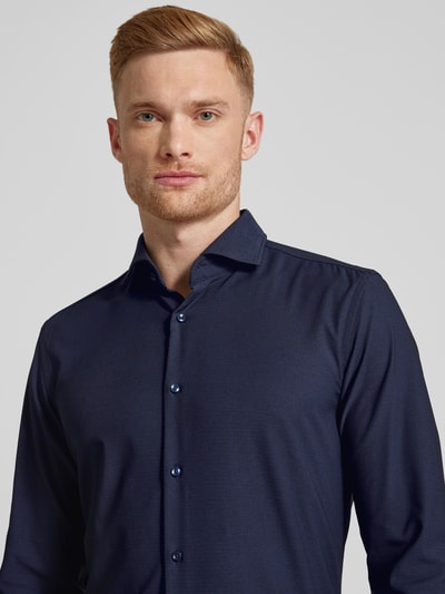 BOSS Koszula biznesowa o kroju slim fit z kołnierzykiem typu cutaway model ‘Hank’ Granatowy 3