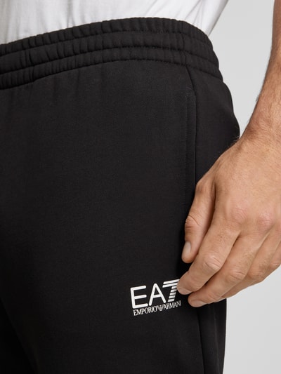 EA7 Emporio Armani Regular Fit Sweatpants mit Label-Print Black 3