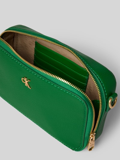 CK Calvin Klein Torebka na długim pasku z detalem z logo Zielony 5