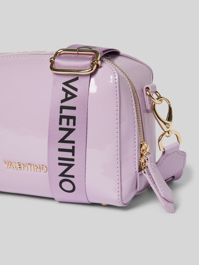 VALENTINO BAGS Handtasche mit Label-Applikation Modell 'PATTIE' Flieder 2