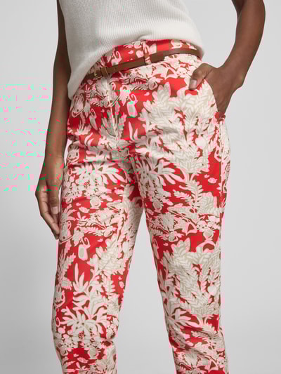 Christian Berg Woman Slim Fit Stoffhose mit Gürtel Rot 3