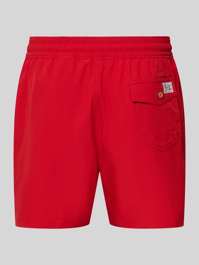 Produktfoto, Badehose mit Mesh-Einsatz von Polo Ralph Lauren Underwear, czerwona, jednolita, naszywka z logo, elastyczny pas, boczne kieszenie, tylna kieszeń z guzikiem, meshowa podszewka, tkanina gładka