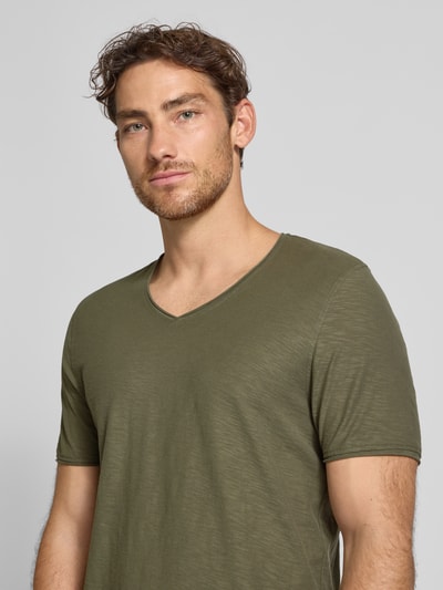 MCNEAL T-Shirt mit V-Ausschnitt Oliv 3