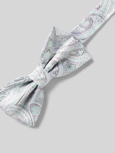 Produktfoto, Fliege und Einstecktuch im Set aus reiner Seide von Prince Bowtie für Herren, klassische Form mit mintgrauem Paisley-Muster, feine Textur, verstellbare Kragenweite.