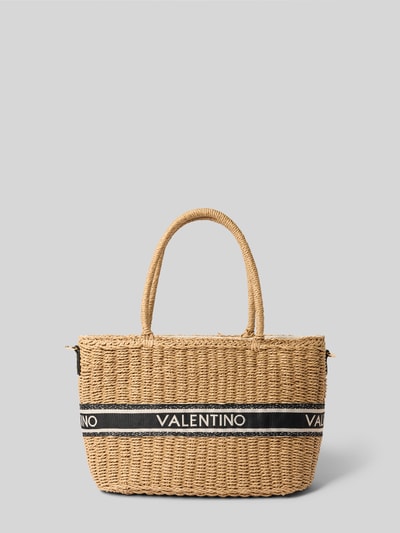 Produktfoto, beżowa torebka papierowa Valentino Bags Handtasche mit Label-Detail Modell 'BOHO', czarne detale, otwarta góra, krótkie uchwyty, regulowany pasek, wewnętrzna kieszeń na zamek, szerokość w rozmiarze 1: 37 cm, długość w rozmiarze 1: 23 cm, głębokość w rozmiarze 1: 13 cm, długość paska w rozmiarze 1: 112 cm