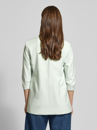 Frauenmodel trägt Regular Fit Longblazer mit 3/4-Ärmeln Modell 'ELLY' von Only, Melange-Optik, Schalkragen, Rückansicht, Ganzkörperansicht.