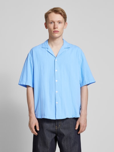 REVIEW Koszula casualowa o kroju regular fit z kołnierzem z połami Jasnoniebieski 4