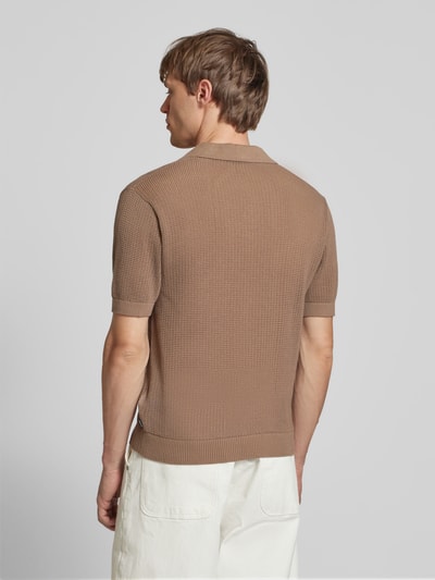 REVIEW Strickshirt mit Polokragen und V-Ausschnitt Mud 5