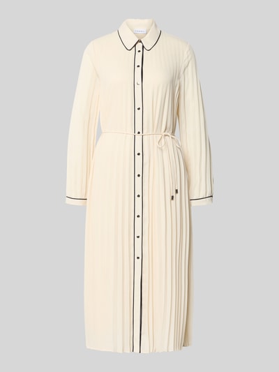 Produktfoto, Regular Fit Midikleid in Falten-Optik von Comma, cremefarben, schwarzer Umlegekragen, abnehmbares Taillenband, durchgängige Knopfleiste, langärmelig, taillierte Passform, Falten-Struktur, Rückenlänge 120 cm, Brustweite 50 cm, Ärmellänge 64 cm.