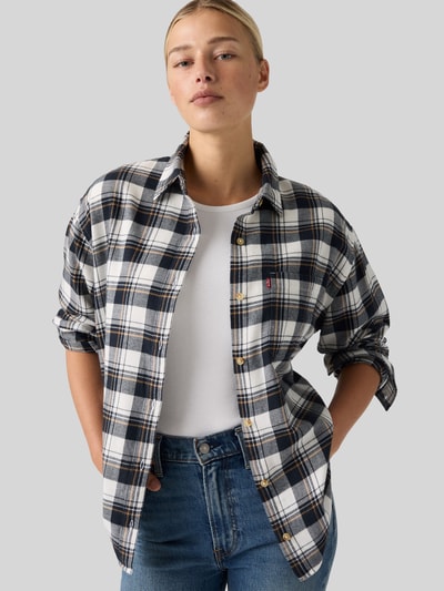 Levi's® bluzka koszulowa o kroju regular fit z detalem z logo Beżowy 1