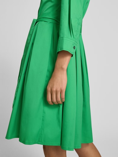 0039 Italy Knielanges Hemdblusenkleid mit Bindegürtel Modell 'JULE' Gruen 3