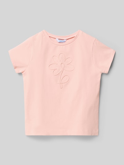 Produktfoto, T-Shirt mit floralem Stitching von Mayoral, Kinder T-Shirt aus Baumwoll-Elasthan-Mix, Gerader Schnitt, Rundhalsausschnitt, Rückenlänge 41 cm bei Größe 116, zart rosa Farbe, glatte Struktur, florales Stitching auf der Vorderseite.