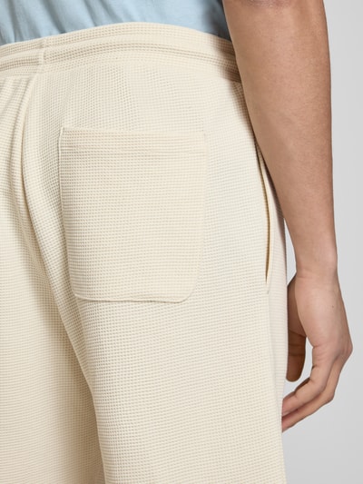 REVIEW Sweatshorts mit Strukturmuster Ecru 3