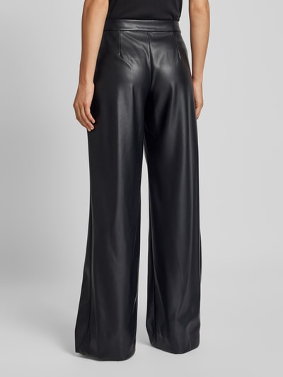 ARMANI EXCHANGE Wide fit broek in leerlook Zwart - 5