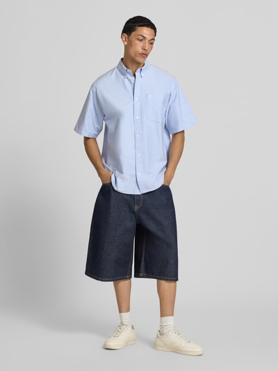 Carhartt Work In Progress Regular Fit Freizeithemd mit Button-Down-Kragen Modell 'Braxton' Hellblau 1