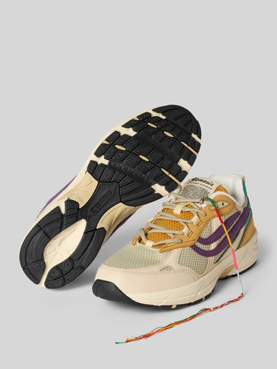 Produktfoto, Sneaker mit Label-Detail Modell 'Eco`99 Multi Flowers' van Genesis, heren sneakers met afgeronde punt, vetersluiting, hakhoogte 5 cm, schachthoogte 7 cm, schachtbreedte 7 cm, multicolor met bloemenprint, beige, geel, paars, textuurmix van mesh en leer, kleurrijk labeldetail