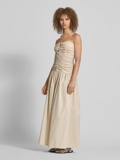 Amy Lynn Cocktailkleid mit Raffungen Modell 'Shyla' Offwhite 1