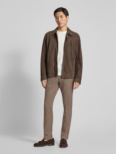 Christian Berg Men Tapered Fit Chino mit Strukturmuster Taupe 1