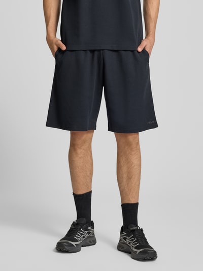 REVIEW Straight Fit Sweatshorts mit Strukturmuster Black 4