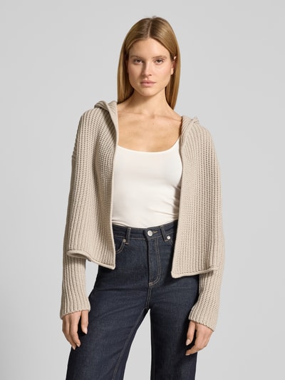 Kobiece modelka nosi Regular Fit Cardigan aus Baumwoll-Mix od Marc O'Polo, efekt: jednolity kolor, imitacja dzianiny, krój regular fit, bez zapięcia, kaptur, długi rękaw, zrolowany brzeg, wykończenie materiału: dzianina, mieszanka bawełny, widok: z przodu, ujęcie całej sylwetki.