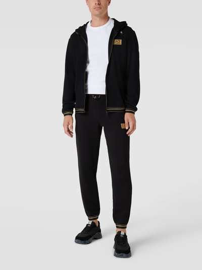 EA7 Emporio Armani Sweatpants mit Strukturmuster Schwarz 1