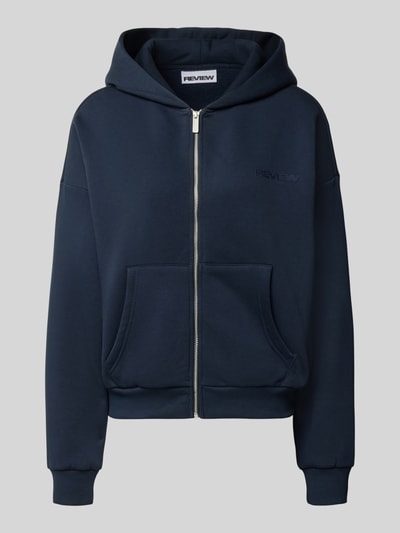 Produktfoto, Relaxed Fit Basic Sweatjacke mit Kapuze von REVIEW, dunkelblau, Baumwoll-Mix, Logo-Print, getrennte Kängurutasche, glatte Textur