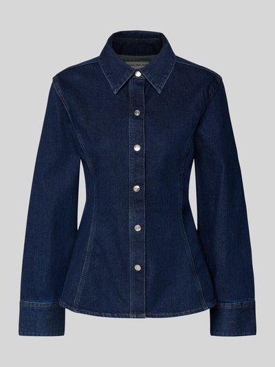 Produktfoto, Regular Fit Hemdbluse in Denim-Optik Modell 'Classic' von Calvin Klein Jeans; dunkelblauer Baumwoll-Mix, tailliert, langärmelig, Hemdblusenkragen, durchgängige Knopfleiste, Sportmanschetten.