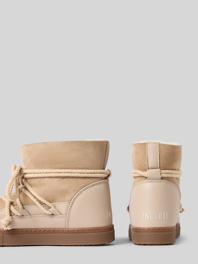Produktfoto, beiges Wild- und Glattleder, runde Form, Schnürverschluss, modellierte Sohle, Boots mit Schnürverschluss Modell 'Classic' von INUIKII, Damen Boots mit 3 cm Absatz, 16 cm Schafthöhe und 14 cm Schaftweite