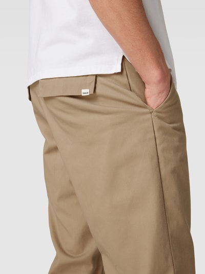 !Solid Chino mit Label-Details Modell 'Alann' Oliv 3