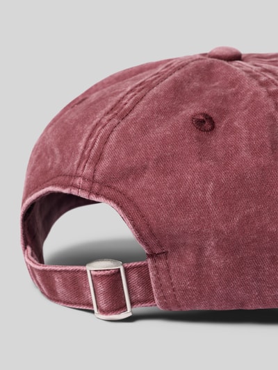 Produktfoto, Basecap aus reiner Bio-Baumwolle Modell 'WINSTON WASHED' von SELECTED HOMME in Melange-Optik mit Motiv-Stitching, Riegelverschluss, eingestickte Luftlöcher.