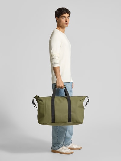 RAINS Weekendtas met draagband, model 'Hilo' Olijfgroen - 1