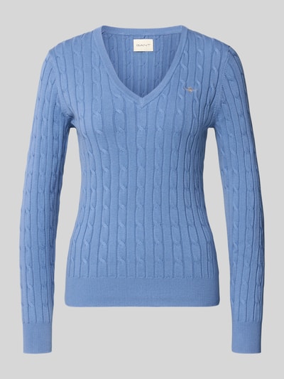 Produktfoto, niebieski Strickpullover mit Zopfmuster und Label-Stitching von Gant, dzianina z bawełny ze stretchem, slim fit, dekolt V.