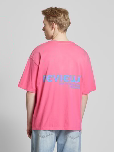 REVIEW T-shirt z nadrukiem z logo Mocnoróżowy 5