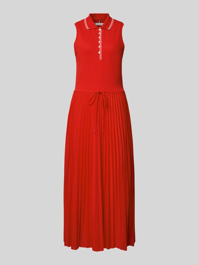 Produktfoto, Tailliertes Freizeitkleid aus Baumwoll-Mix von Tommy Hilfiger, Optik: Unifarben, Passform: Tailliert, Midi-Länge, Polokragen, Plissees, Knopfleiste, breite Träger, Materialverarbeitung: Plissee, Strick, Material: Baumwoll-Mix