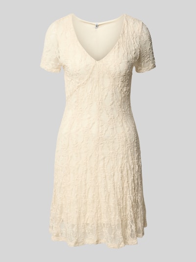 Produktfoto, Slim Fit Minikleid aus Spitze Modell 'ALBINA' von Only in Unifarbe mit V-Ausschnitt, kurzarm, Spitzenmuster, Mini-Länge