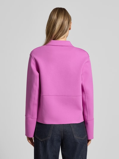 Frauenmodel trägt Blazer mit Kentkragen und aufgesetzten Pattentaschen von WHITE LABEL in Pink, Baumwoll-Mix, Rückenansicht, ganzkörper.