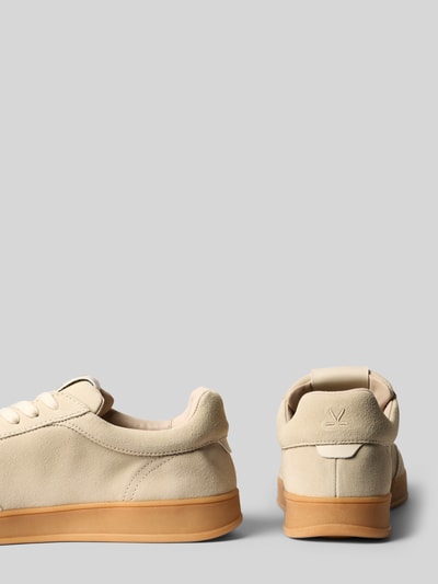 Produktfoto, Sneaker aus Leder mit Label-Details Modell 'PRIME' von Lloyd, beige mit abgerundete-Spitze, beschichtet, leicht profilierte Sohle, Schnürverschluss, Absatzhöhe 3 cm, Schafthöhe 8 cm, Schaftweite 8 cm, Label-Details, Kontrastsohle, für Herren