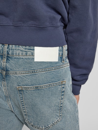 Only & Sons Jeansy o kroju tapered fit z mieszanki bawełny model ‘YOKE’ Szaroniebieski 3