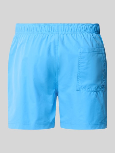 Produktfoto, Badehose mit Label-Stitching Modell 'MAUI' von Jack & Jones in Hellblau, elastischer Bund, Gesäßtasche, glatte Textur, Regular Fit.