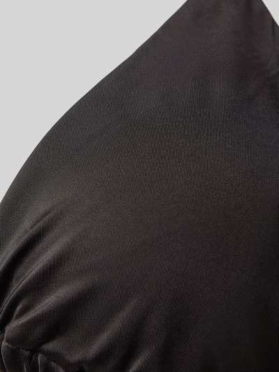 Produktfoto, Bikini-Oberteil mit Logo-Applikation Modell 'PURE TRIANGLE' von HUGO, Optik: Unifarben, Materialverarbeitung: Stretch, Detailaufnahme der texturierten Stoffoberfläche.