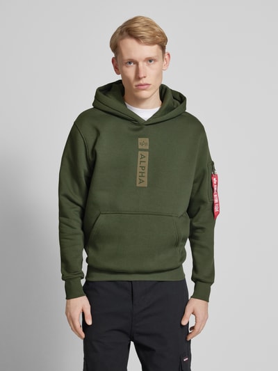 Alpha Industries Hoodie mit Label-Print Oliv 4