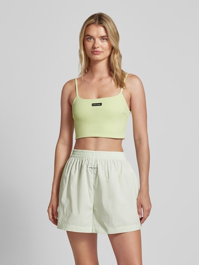 Karo Kauer Crop Top mit Label-Patch Hellgruen 4