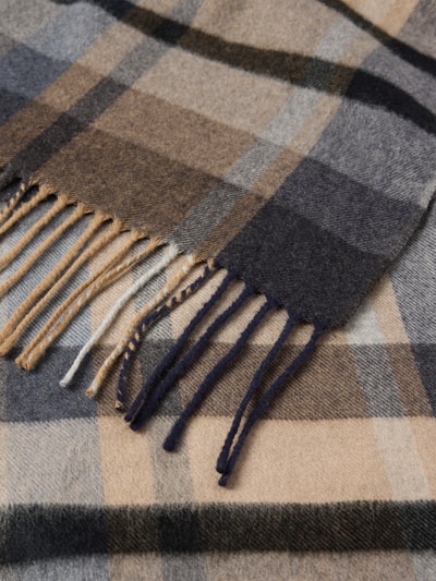 Productfoto, Schal mit Kordel-Abschluss van Christian Berg Men, gerafelde zoom, rechthoekige pasvorm, geweven look, Breedte maat 1: 30 cm, Lengte maat 1: 163 cm, Heren